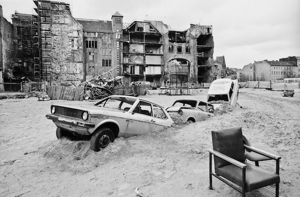 Hinter dem Tacheles 19901 La historia de cómo el techno unificó a Berlín después de la caída del Muro