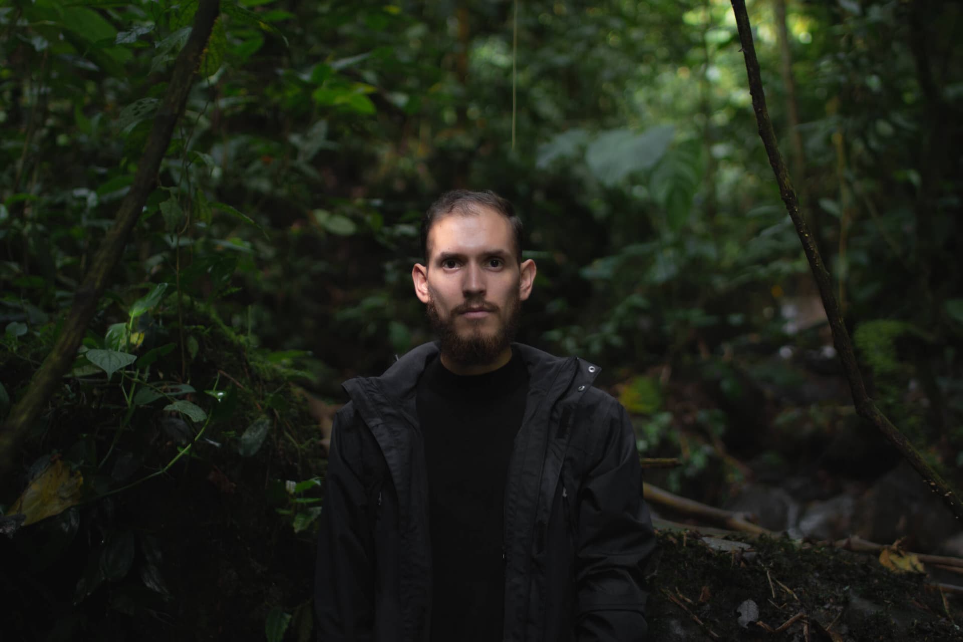 ZEMÖG: minimalismo orgánico, tribalismo y expansión mental en lo más recóndito de la selva