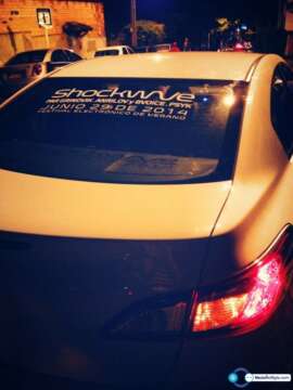 Pasa por Tropical de la 9 HOY y reclama Camisetas y Stickers