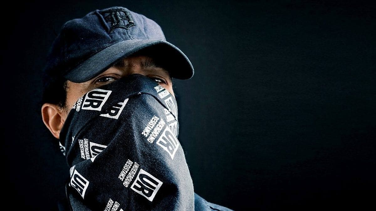 MIKE BANKS moldeó su casta política con Death Star de 1992 bajo Mad Mike