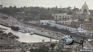 Submarinos en la bahía, francotiradores en los techos