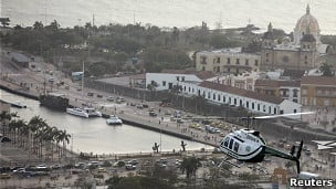 Submarinos en la bahía, francotiradores en los techos