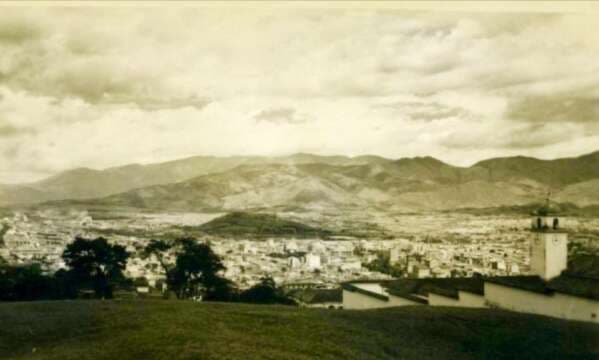 Freedom Social: Lleva ropa en buen estado para los Carmelitas Descalzos