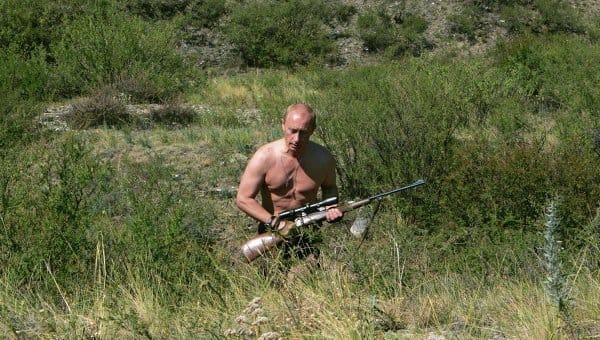El presidente Ruso Vladimir Putin lucha contra zombis en video juego