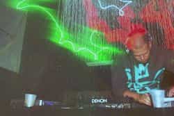 Com Truise / Datebar ( New Music )