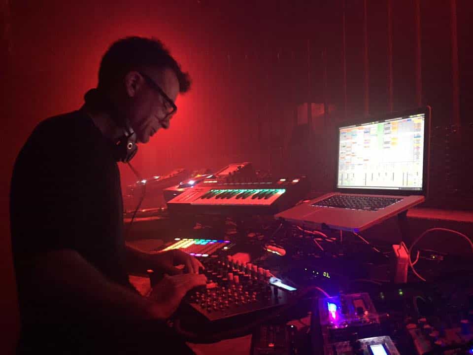 Con nutritiva ambientación, DINO SABATINI elogia el romance de los sonidos profundos