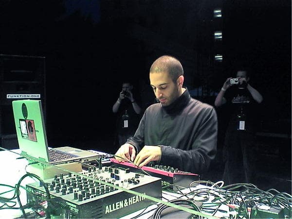 Mp3 & Profile: Aril Brikha Live!