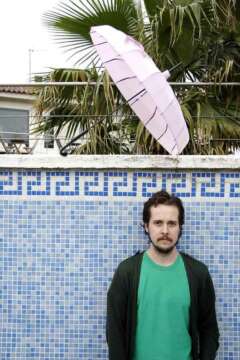 “Guillamino a la classe de les girafes”: música electrónica para niños