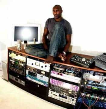 El zumbido de oídos tortura a Kenny Larkin