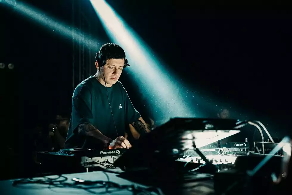 PRAXYS en entrevista: En Europa eres uno más, en Colombia Djcentrismo y Rockstars