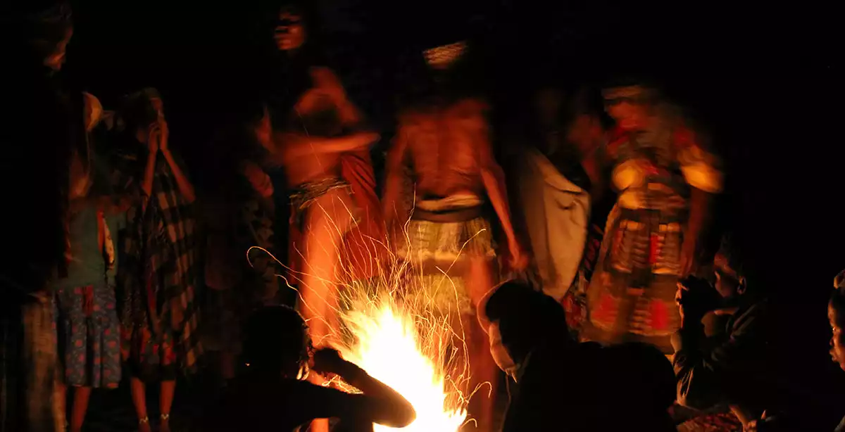Bailar hacia el Espíritu: Trance Ancestral sagrado de los San.