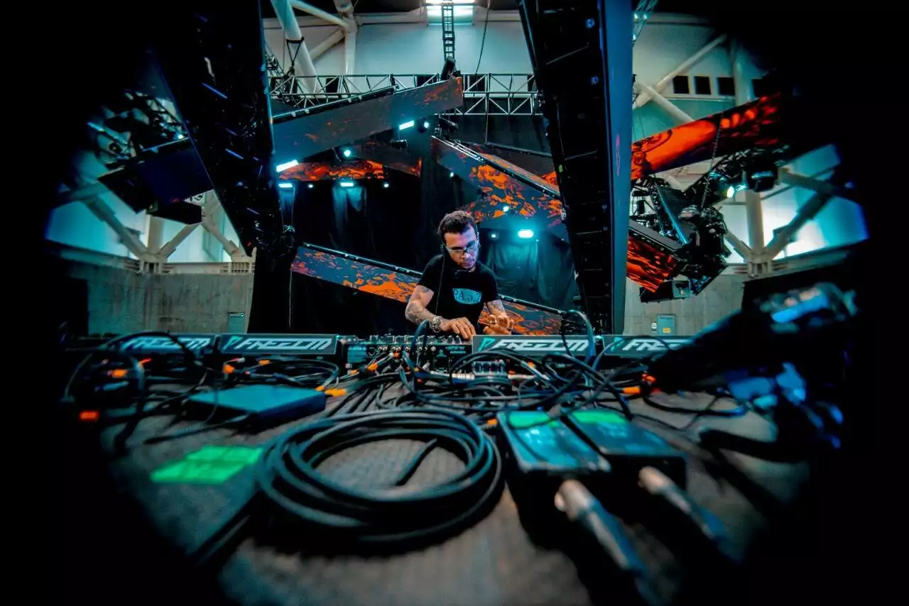 P.A.ə.Z: Un Viaje Sonoro Inmersivo en su Nuevo EP