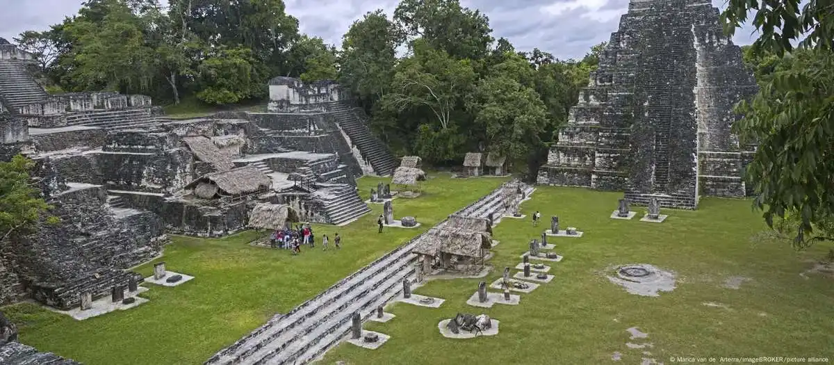 La Ciudad de los Abuelos: Descubren en Guatemala Ciudad de 2800 Años En Plena Selva Cerca a Tikal
