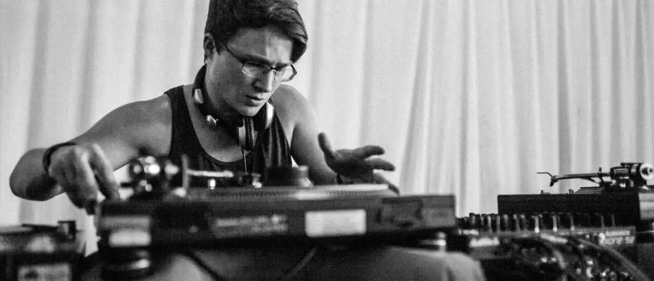 Sven Weismann Explora Lo Más Recóndito Del House Cinematográfico.