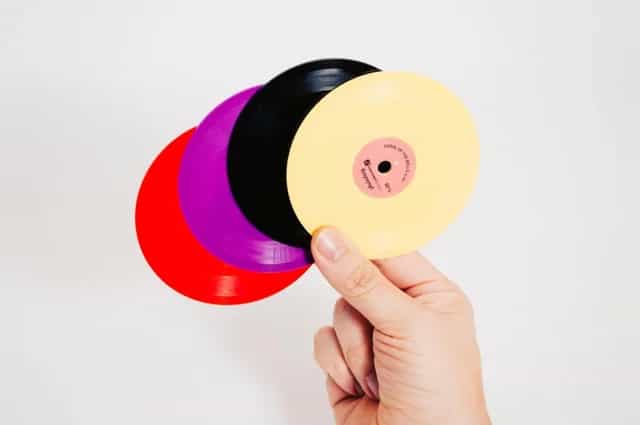 Tiny Vinyl presenta el nuevo formato de discos de 4 pulgadas con canciones completas.