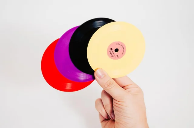 Tiny Vinyl presenta el nuevo formato de discos de 4 pulgadas con canciones completas.