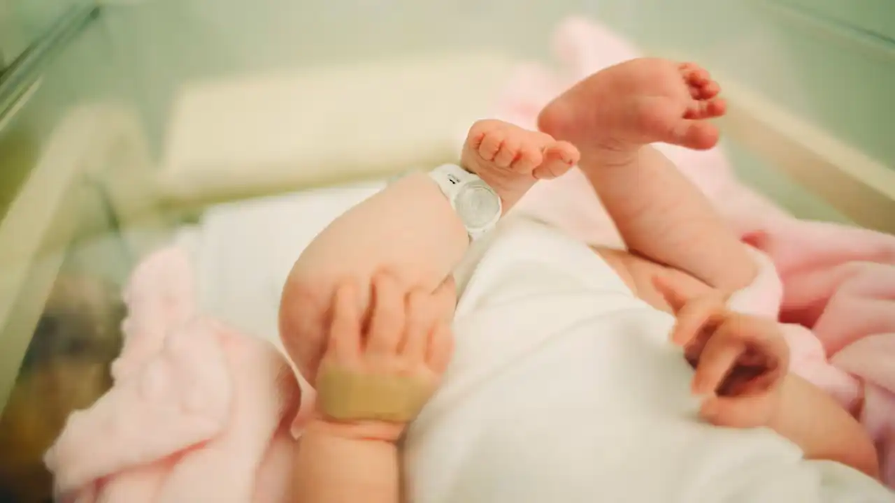 Colombia supera a Japón y Corea del Sur en el desplome de la natalidad.