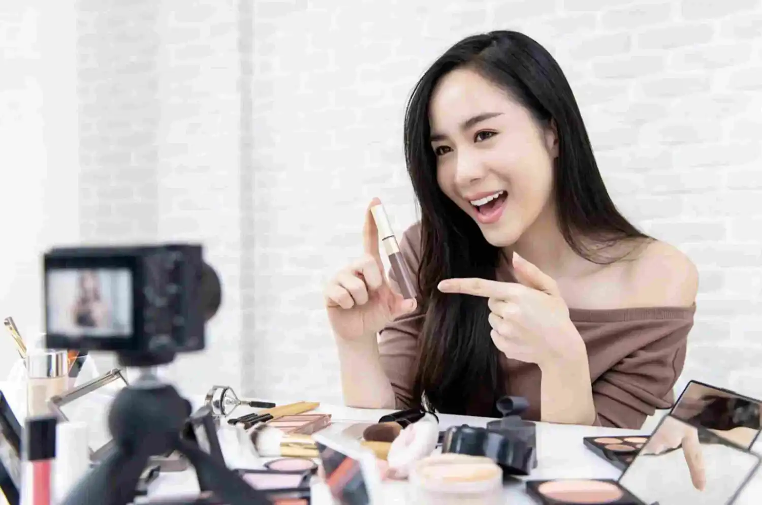 China impondrá títulos profesionales a los influencers.