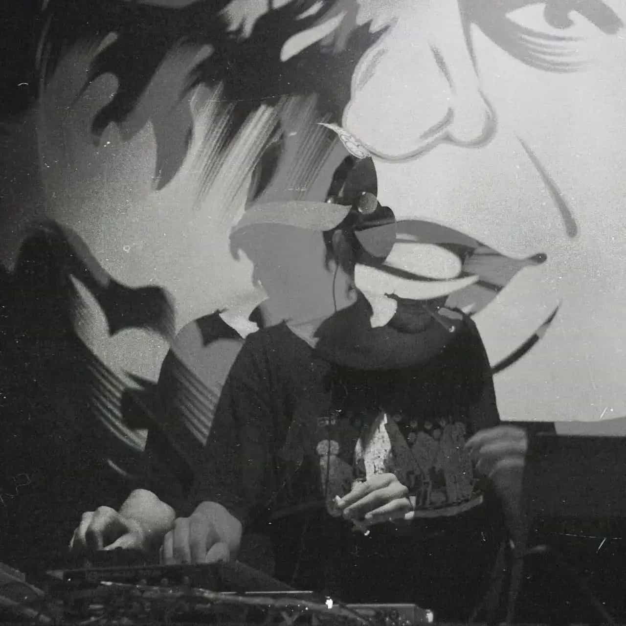 Mulas y burdéganos: techno de monte, trampa y terquedad.