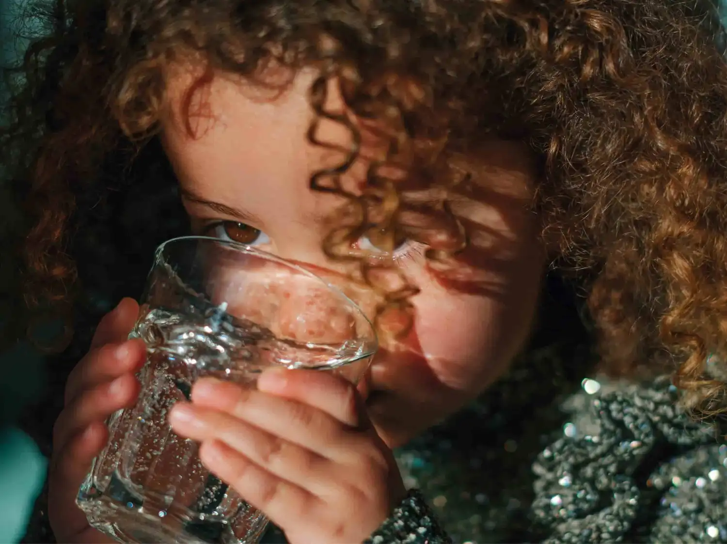 El Gran Debate del Flúor: Nuevos Estudios en 2026 Respaldan la Seguridad del Agua Potable