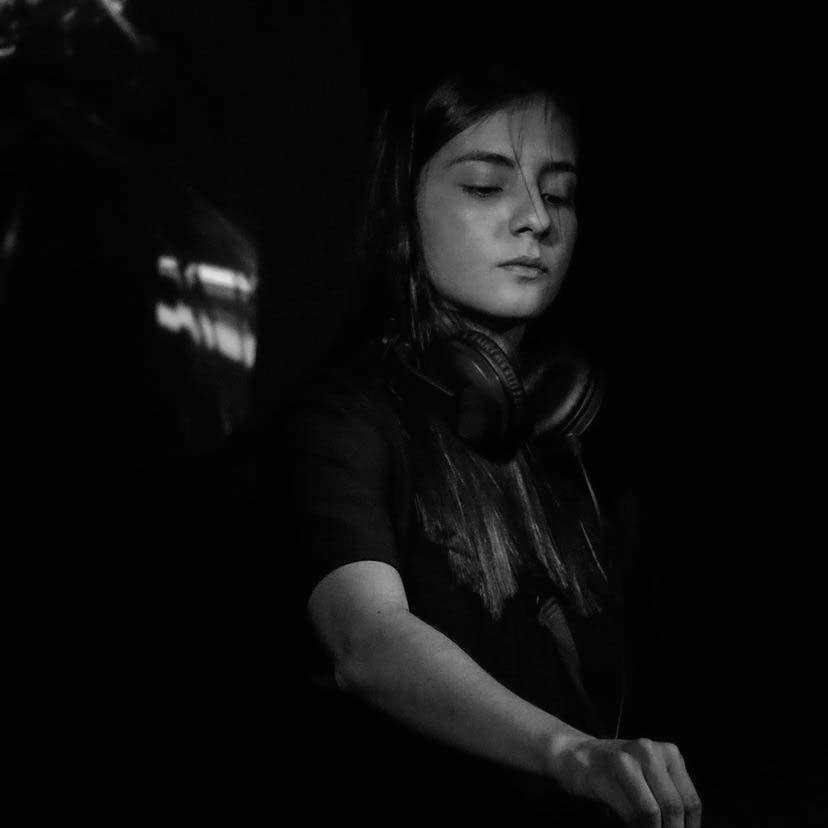 ANGELA GRIJALBA: hardgroove, techno, ebm e industrial directo desde la ciudad blanca para hacer su debut en FREEDOM AdAstra