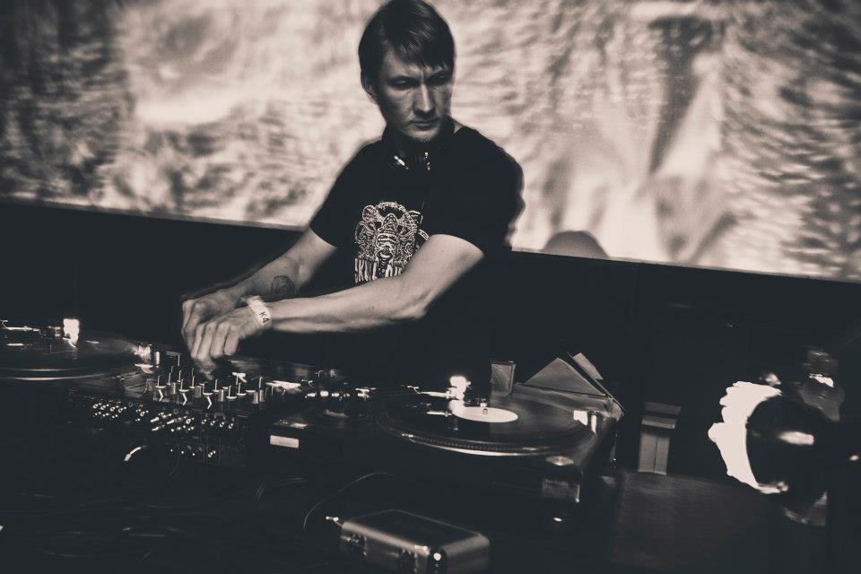 DJ PETE: el carácter más definido de la ciencia ficción, ¡la sustancia! éste 1 de octubre en Medellín