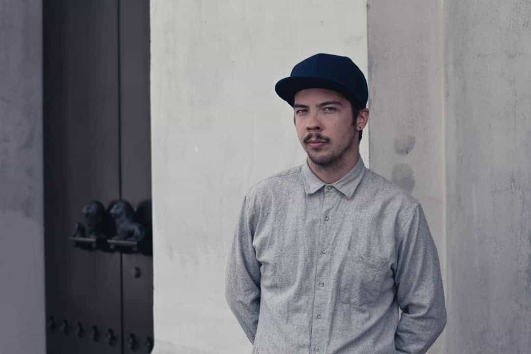 Acércate a la sombra de DARIO ZENKER ¿Su inspiración? La vida, el amor y el baile