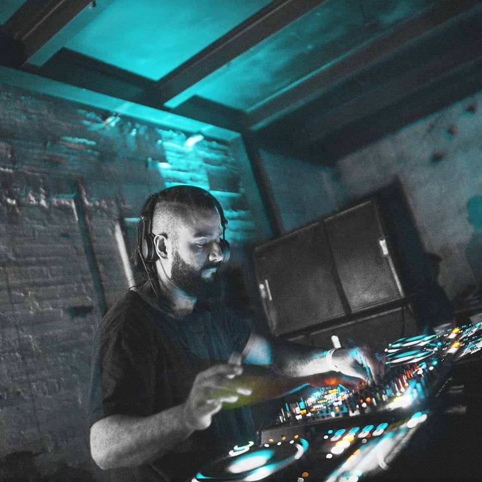 Entrevista a SKCRIBLED: 20 años entregados en cuerpo y alma a la música electrónica