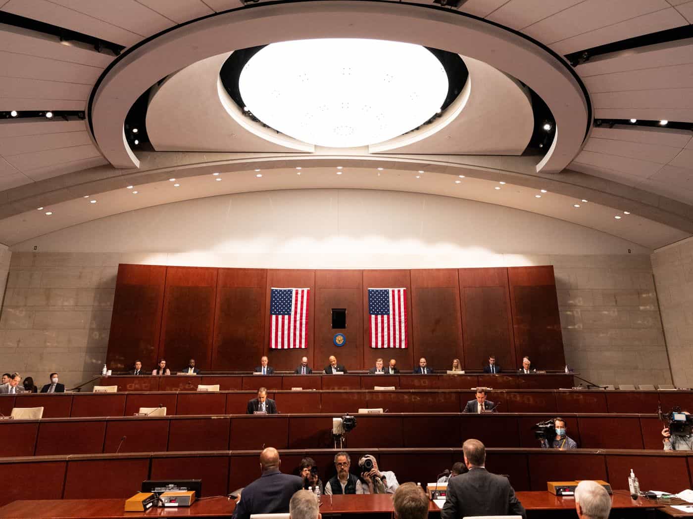 Scott Bray jefe militar gringo insinúa que tienen objetos voladores no identificados (UFO UAP hearing)