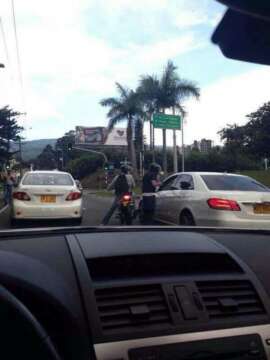 Foto de atraco en loma los balsos, genera repudio e indignación en redes sociales