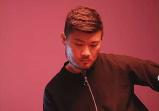 Bézier revela su nuevo trabajo que pasa del techno de campo izquierdo al electro y al disco oscuro