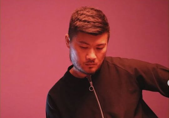 Bézier revela su nuevo trabajo que pasa del techno de campo izquierdo al electro y al disco oscuro