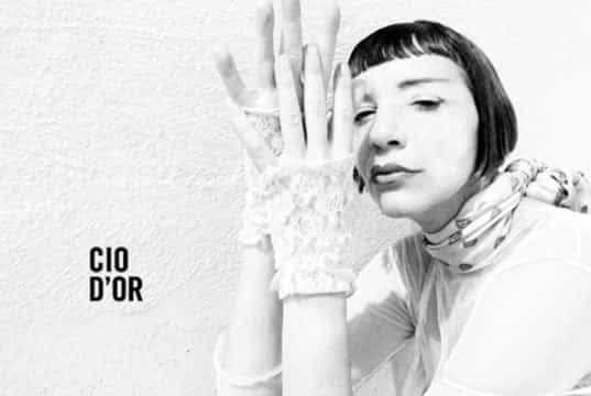 Cierra los ojos y viaja con este podcast de Cio D’Or