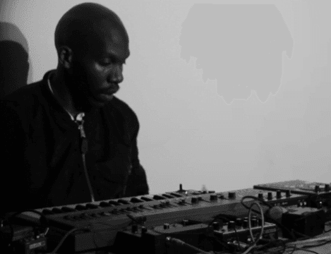 Dean Blunt comparte su nuevo álbum, “Stone Island”…