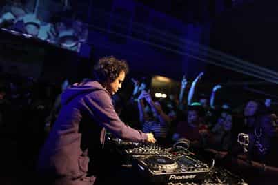 Disfruta el set de Four Tet en Boiler Room