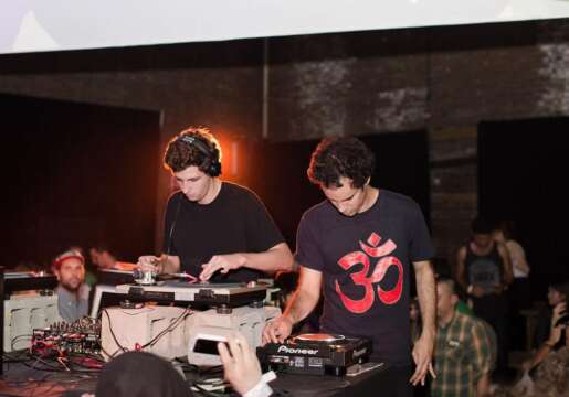 Escucha el Essential Mix de Four Tet & Jamie xx