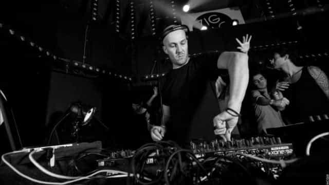Vídeo: Julian Jeweil Live At Future Frequency Festival