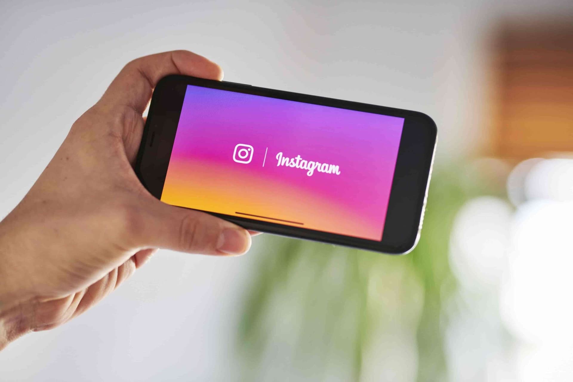 Facebook espia sin permiso usuarios en Instagram a través de las cámaras