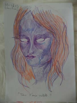 Mujer se hace autoretratos al consumir LSD