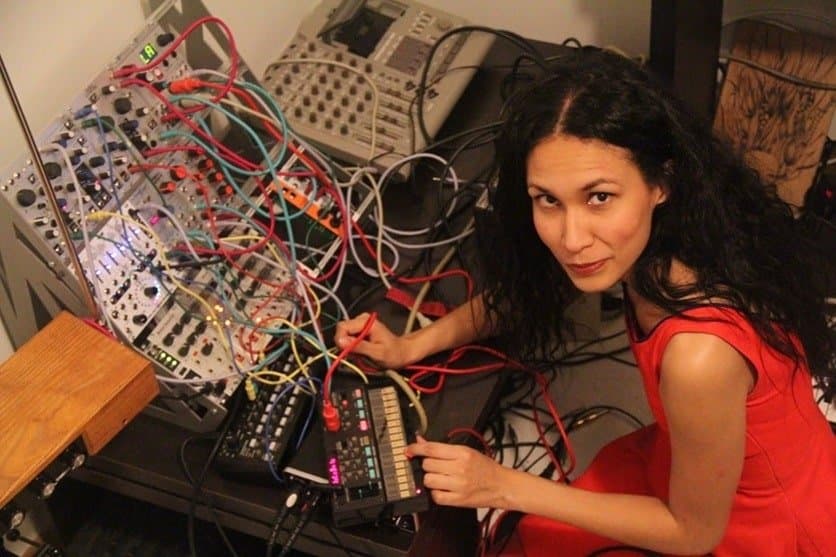 Escucha el EP debut de Lu Zero en el sello paisa Poderes Inútiles