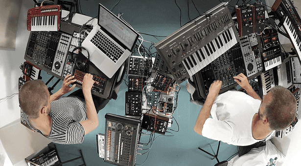 Minilogue y su documental