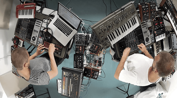 Minilogue y su documental