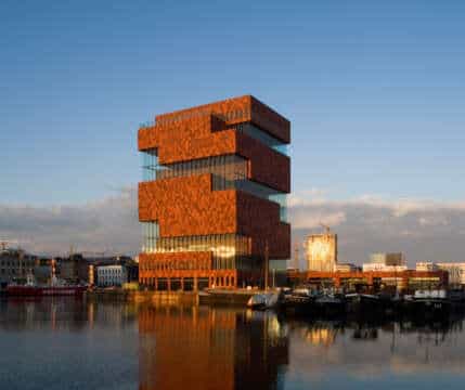 Inauguran el Museo aan de Stroom.