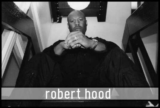 Robert Hood recupera su viejo alias, Monobox