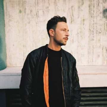 Shlømo comparte previews de su álbum debut, y es una delicia