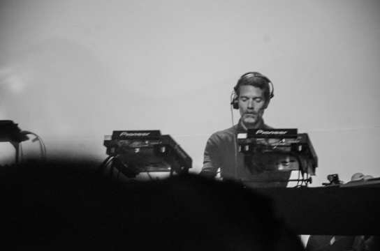 Escucha el nuevo track de Steve Bicknell para Chronicle Records