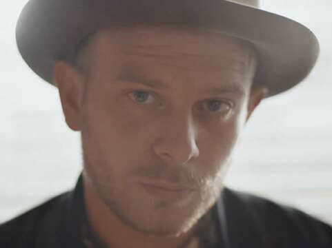 Tom Trago desvela más información acerca de su tercer álbum: ‘The Light Fantastic’…