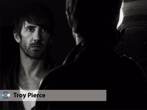 Troy Pierce y su mix Les Loups