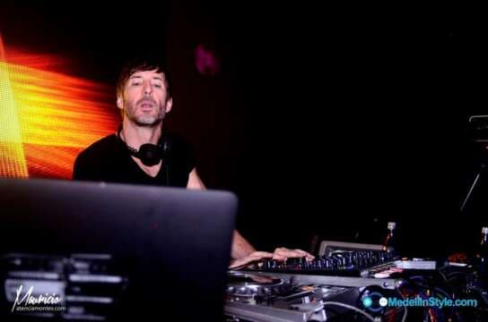 Levántate como Troy Pierce… Algo Ácido