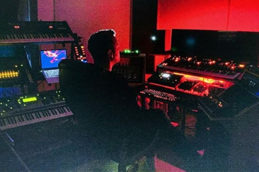 Vril regresa a Delsin con una enorme partitura ambiental cinematográfica con remix de Voiski, Dettmann y más